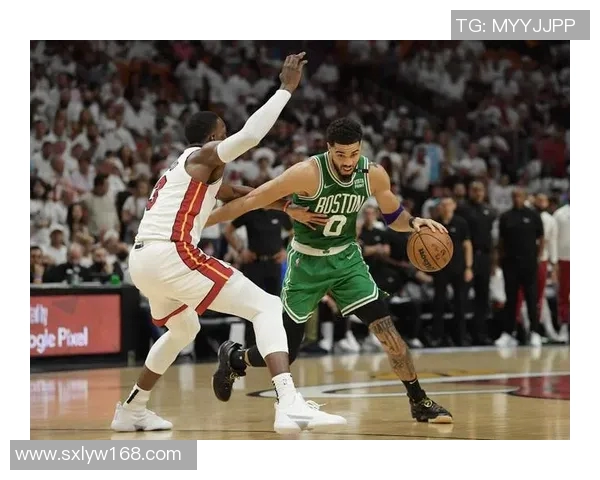 11年热火辉煌时刻回放见证篮球历史的经典瞬间与传奇对决 11年热火辉煌时刻回放见证篮球历史的经典瞬间与传奇对决