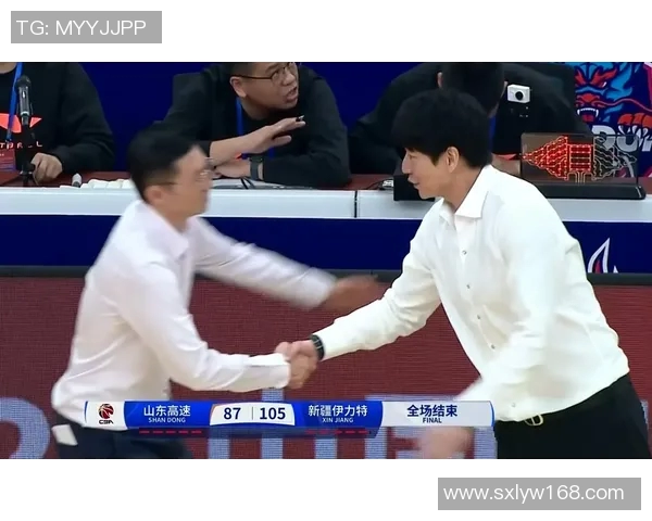 CBA辽宁对新疆比赛中的争议判罚引发热议球迷反应强烈